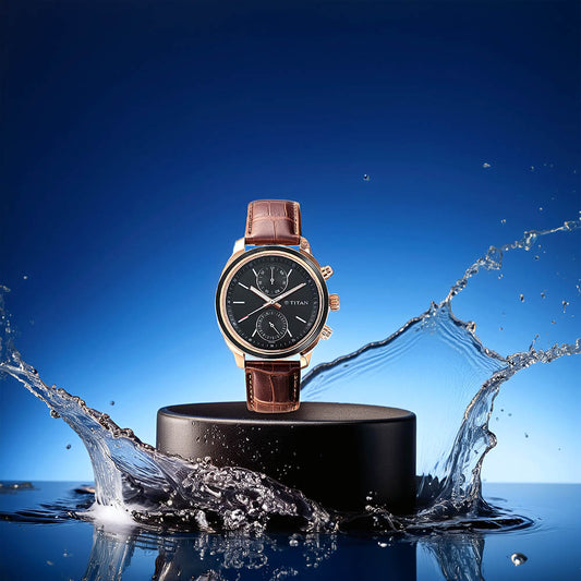 ساعة تيتان كوارتز متعددة الوظائف بمينا أزرق وبسوار جلدي للرجال