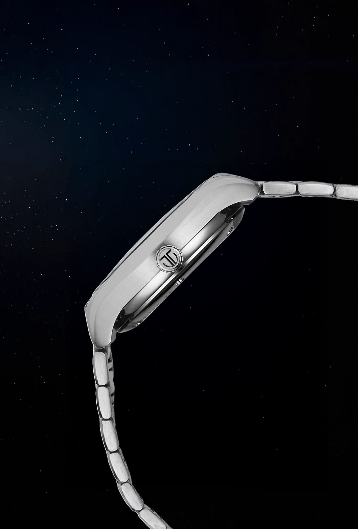 ساعة تيتان ستيلر ستاربرست ذات مينا أزرق وحركة أوتوماتيكية مخفية