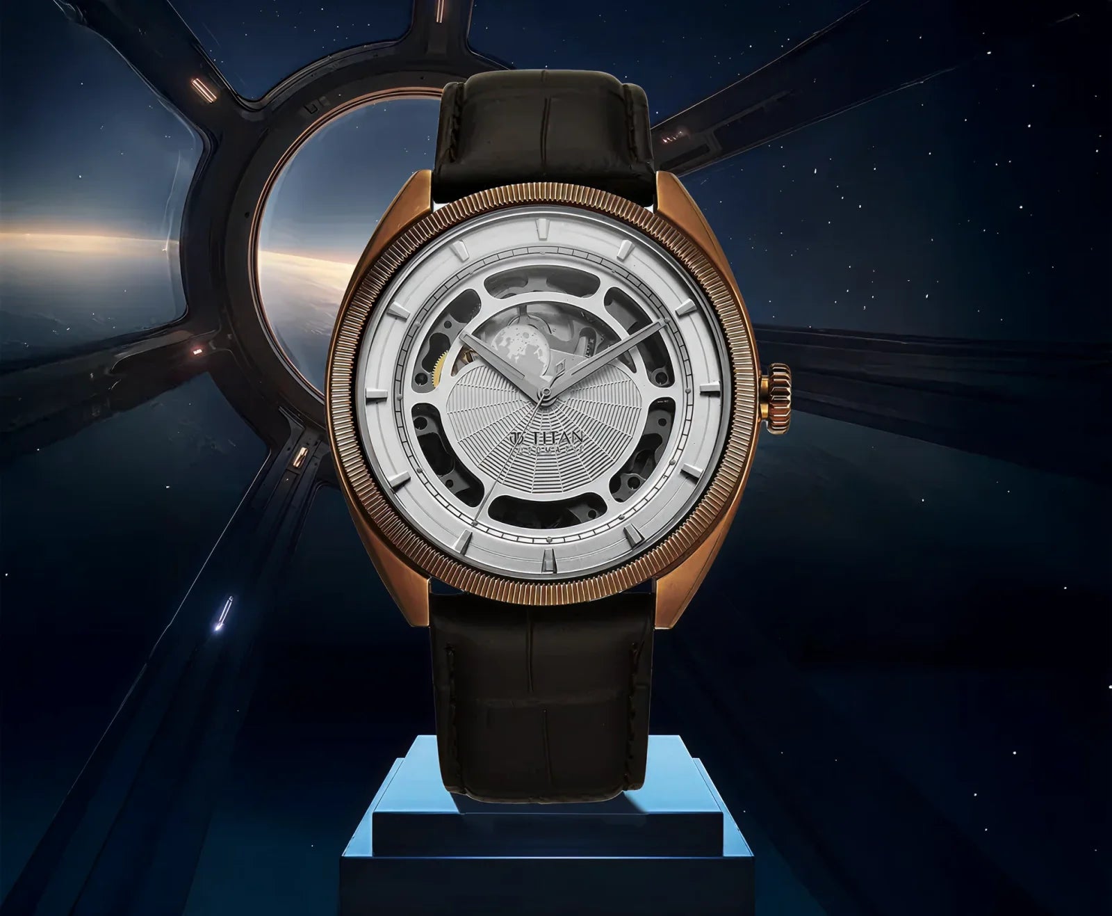 قرص الشمس والقمر في القبة